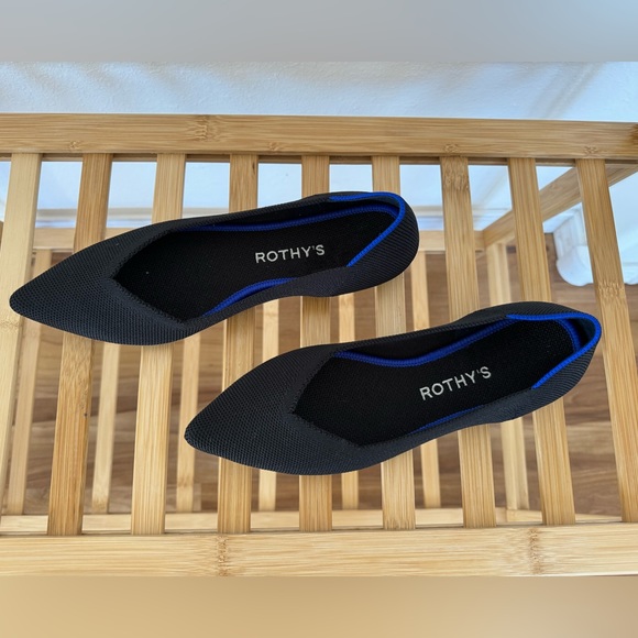 Rothy’s The Point Flat in Black Solid - Picture 4 of 8